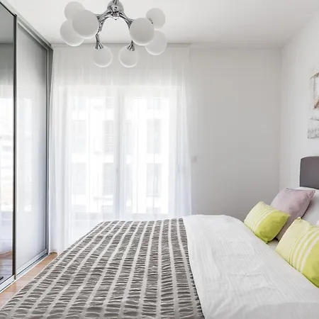 Karla Apartment Split