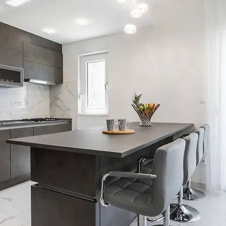 Karla 아파트 스플리트